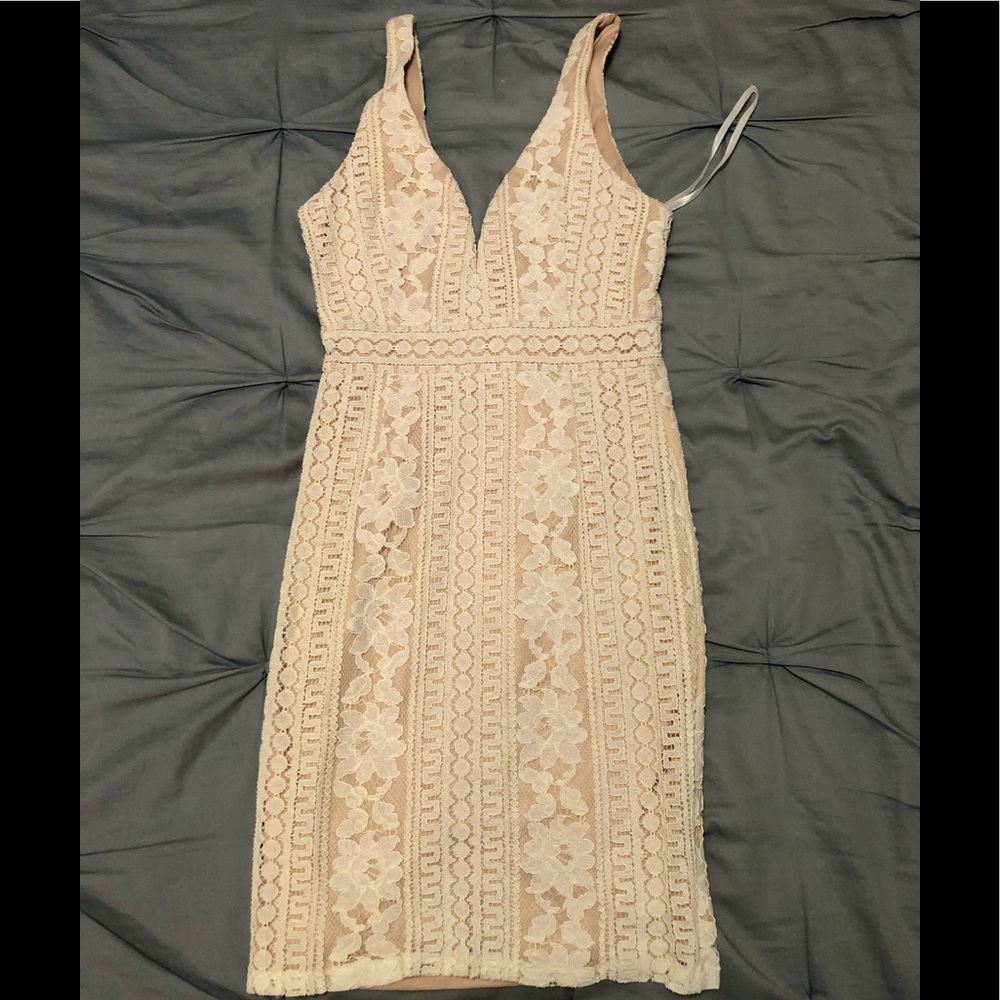 White/cream lace minidress